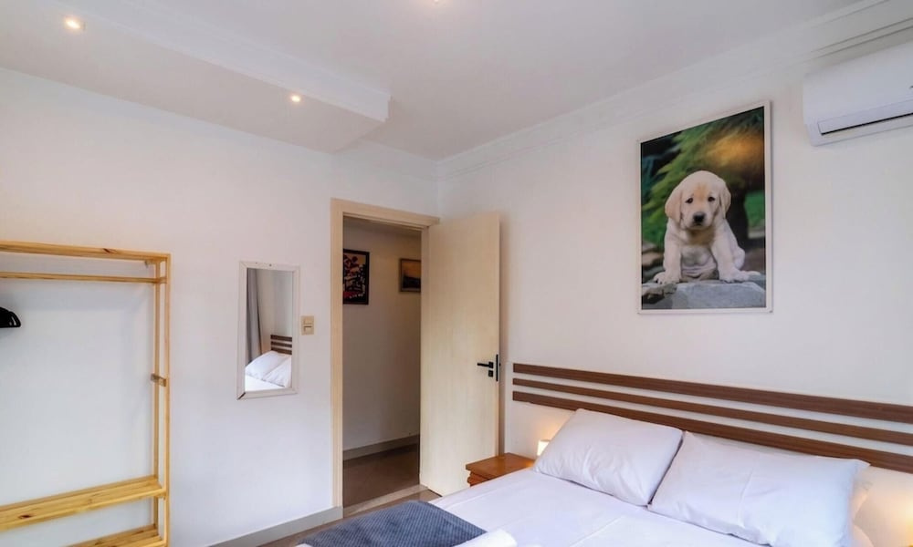 Apt w/ Suite 30 m From the sea in Itapema Cae0103