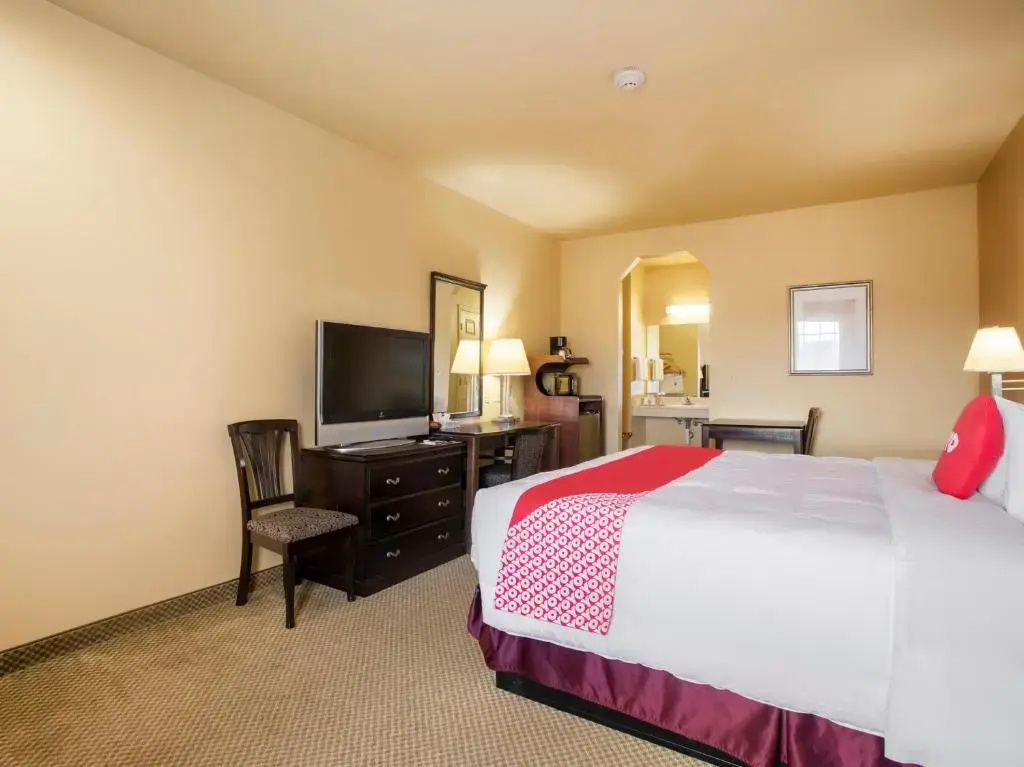 OYO Hotel Valley View TX, I-35