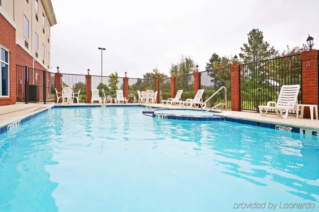 Holiday Inn Express Hotel & Suites New Boston by IHG