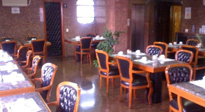La Guardia Hotel