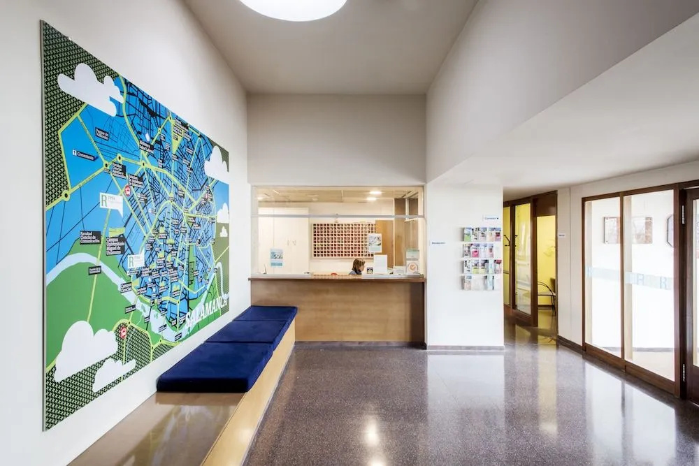 Colegio Mayor Resa Hernán Cortés - Centro Adscrito a REAJ