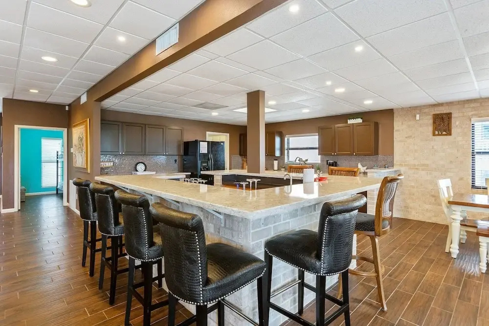 Bay Dreamer - Massive Bayfront Home W/ Private Pool 3 Bedroom Home by RedAwning