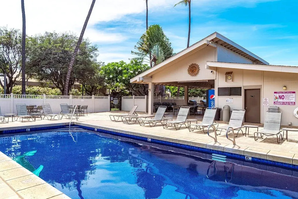 Kihei Akahi D-515: Newly Renovated Ocean View, No Carpet, 3 Zone Split AC, Wi-fi