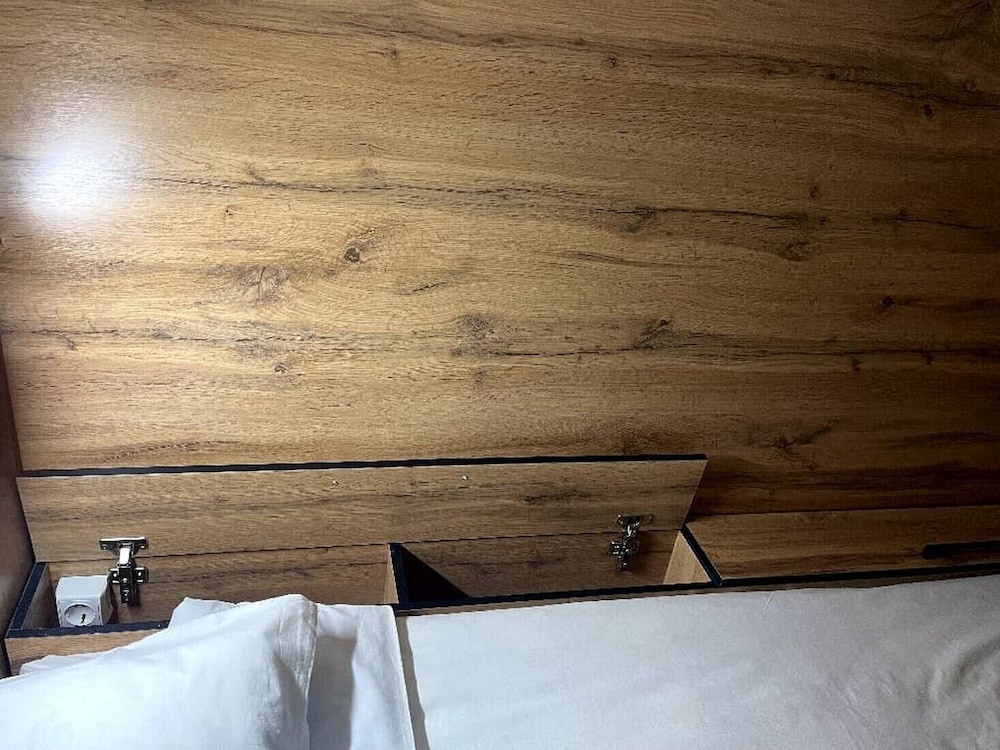 Family Guest House & Hostel