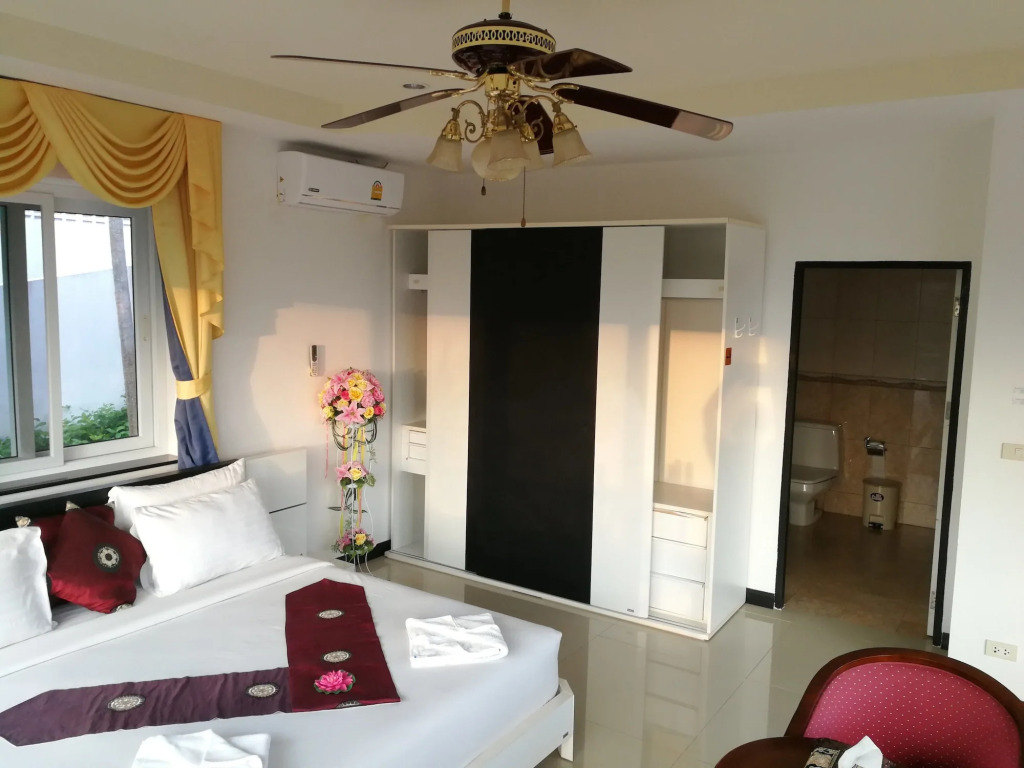 ฺBaan Waru seaview villa