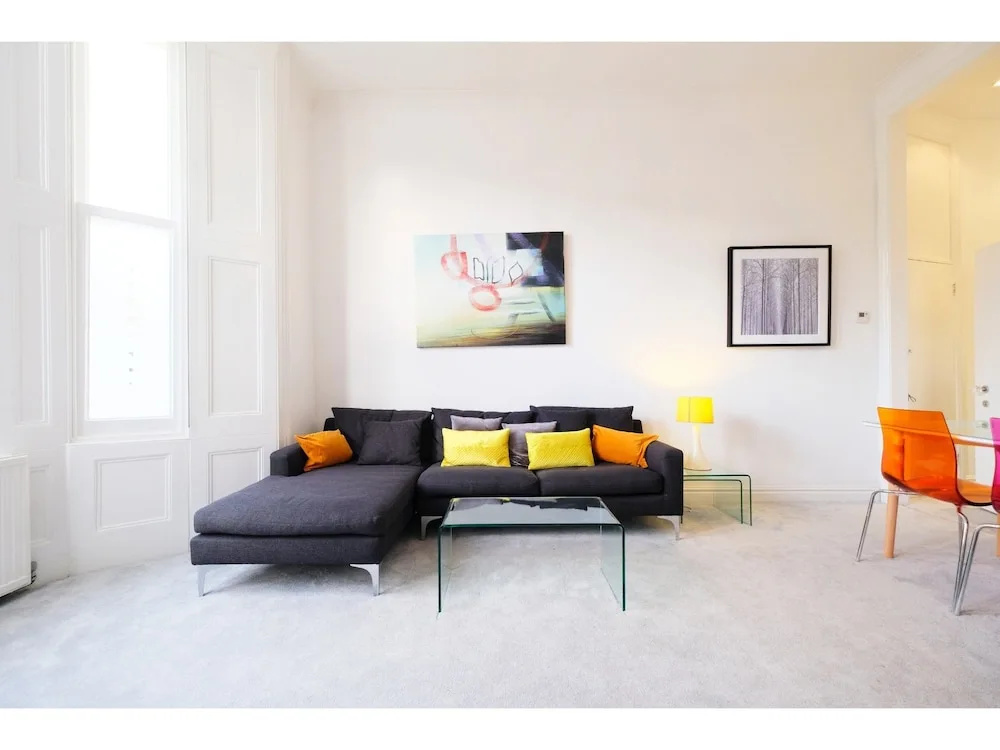 Classy, Modern 2BR Flat for 5 in Maida Hill