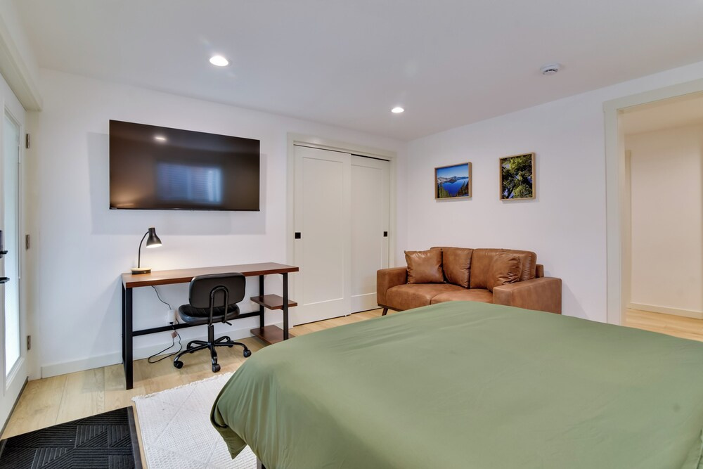 Healthcare Workers Home Base! Portland Apt
