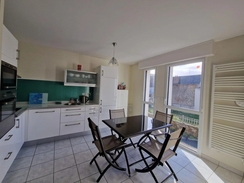 Apartment in Brittany near Sandy Beach