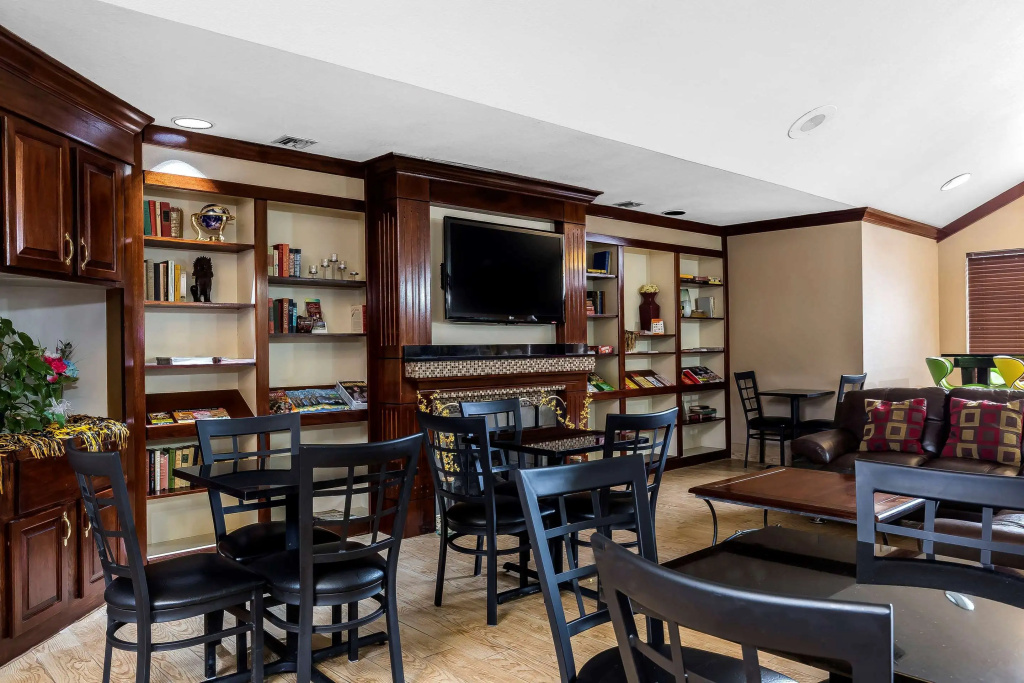 Quality Inn & Suites Columbia I-70