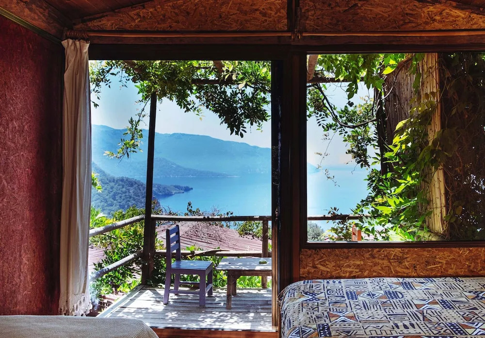 Deep Ocean Camping - Adults Only