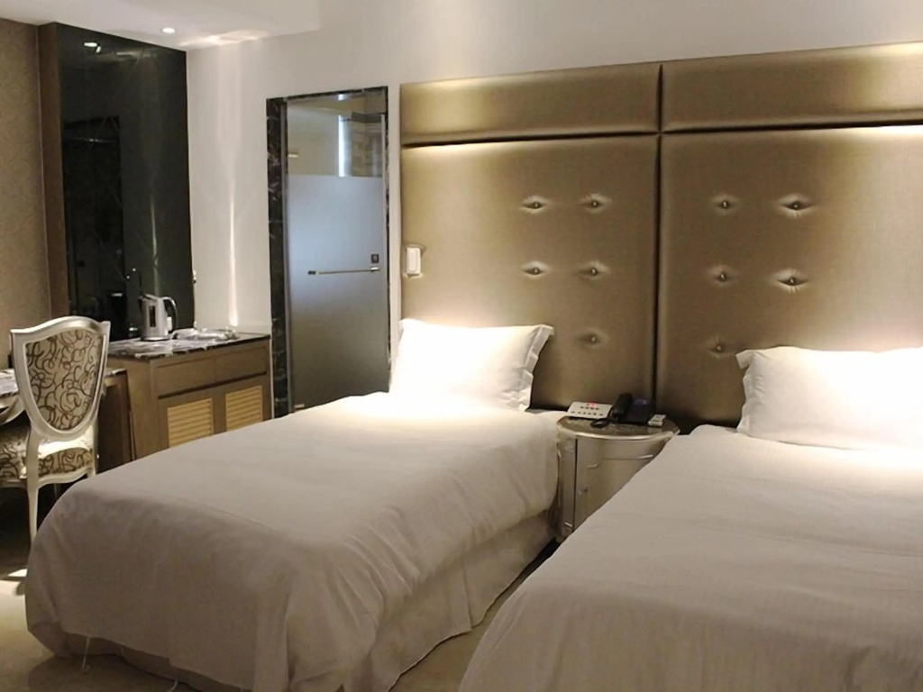 White House Hot Spring Beach Resort