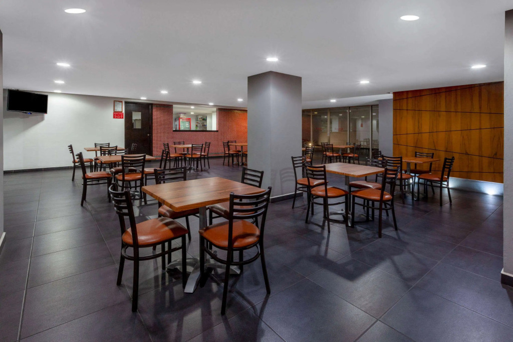 Ramada by Wyndham Acapulco Hotel & Suites