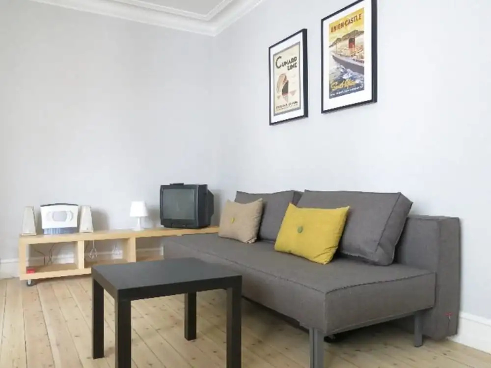 Apartment close to the queen 783-1