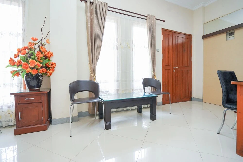 Hotel Ratna by OYO Rooms
