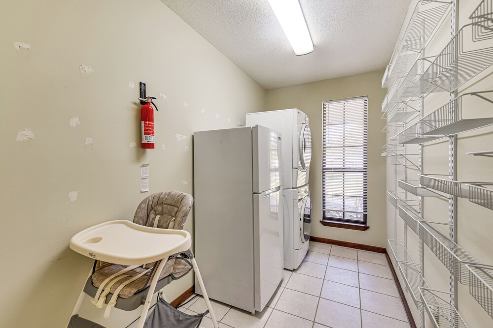 Private Pool & Patio: Niceville Family Home