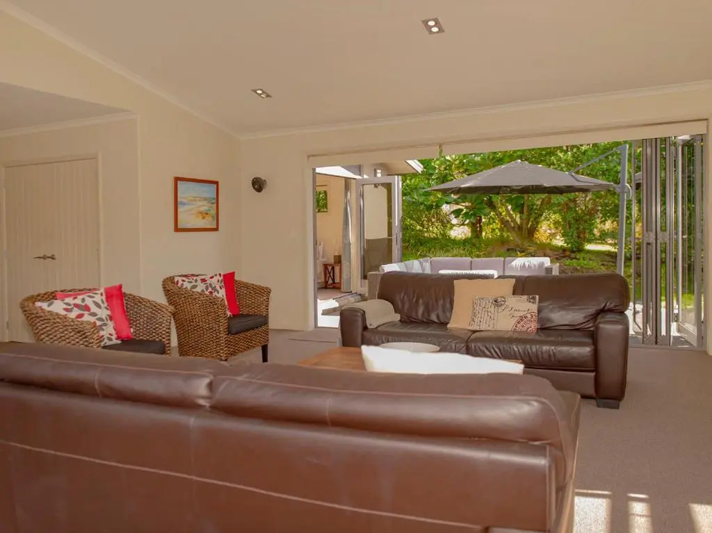 Cooks Getaway - Cooks Beach Holiday Home