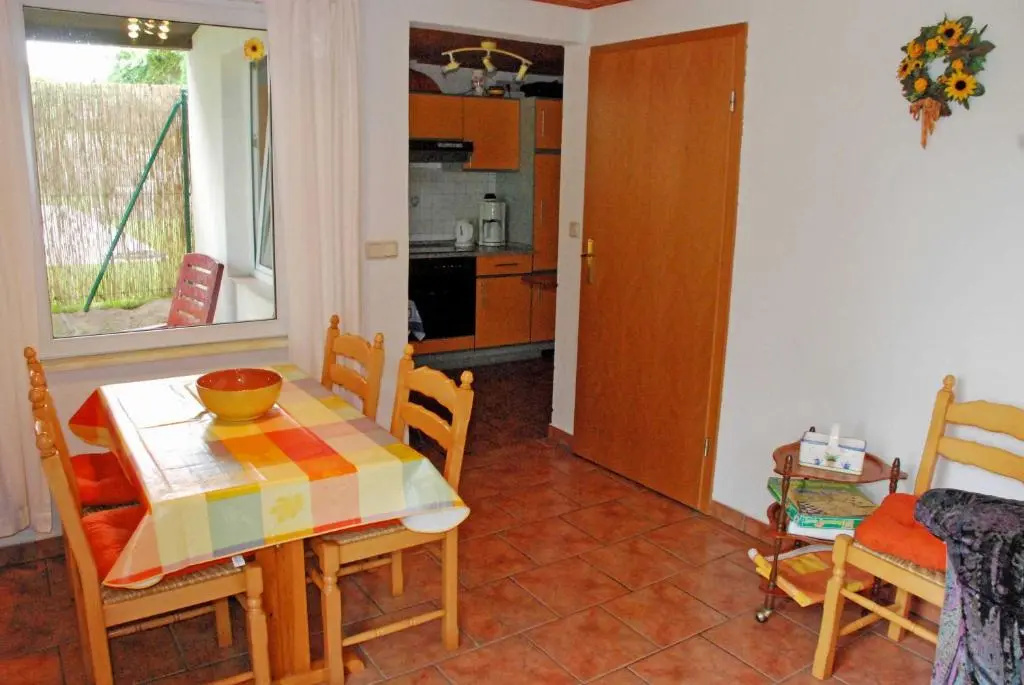 Ferienbungalow mit gro_em Garten i