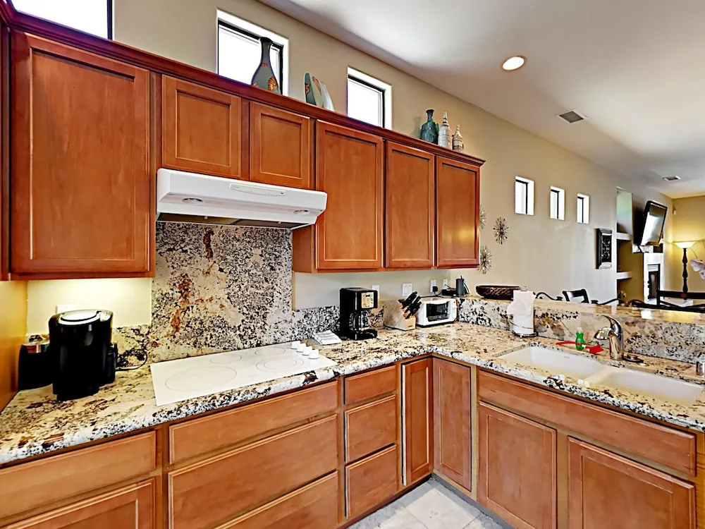 Mountain View La Quinta Stunner by RedAwning