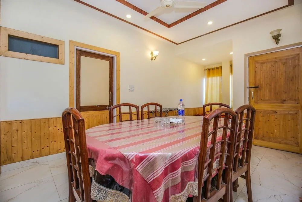 OYO 12187 Home Luxury Studio Kasauli
