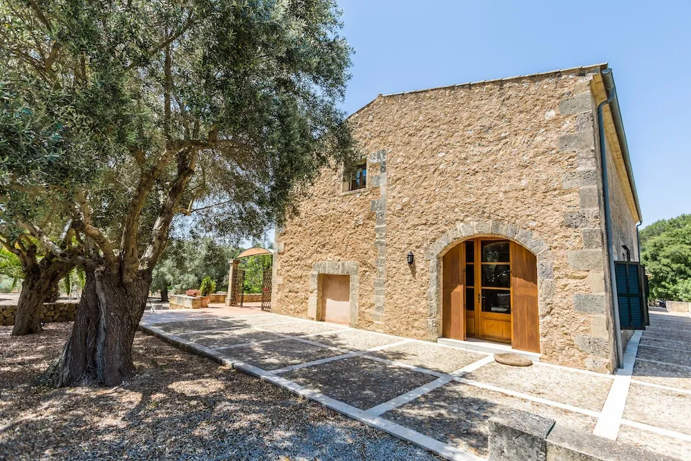 Residence by G Cas Comte