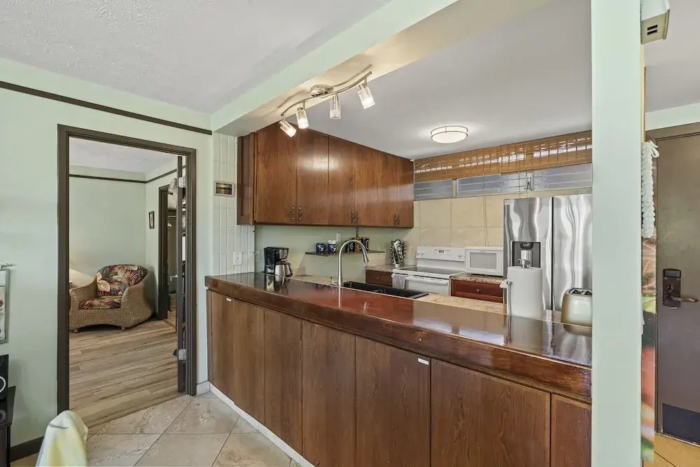 Haleakala Shores A-308 - Ocean/mountain Views, Stylish 2br/2ba, Lanai, AC, Wi-fi