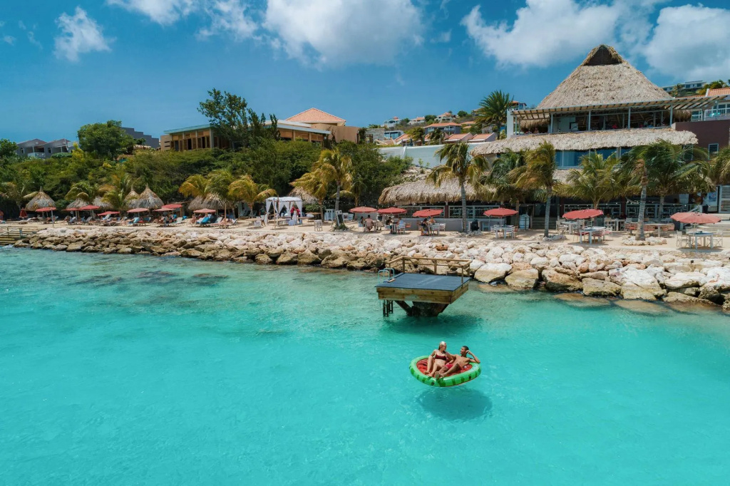 Coral Estate Luxury Resort