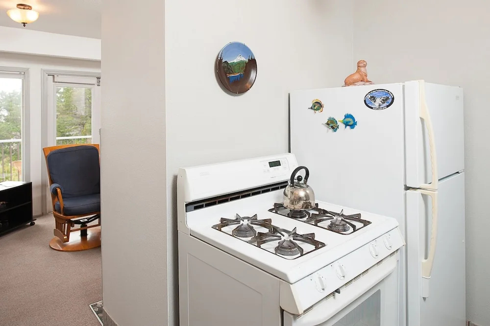 Breeze 1 Br cottage by RedAwning