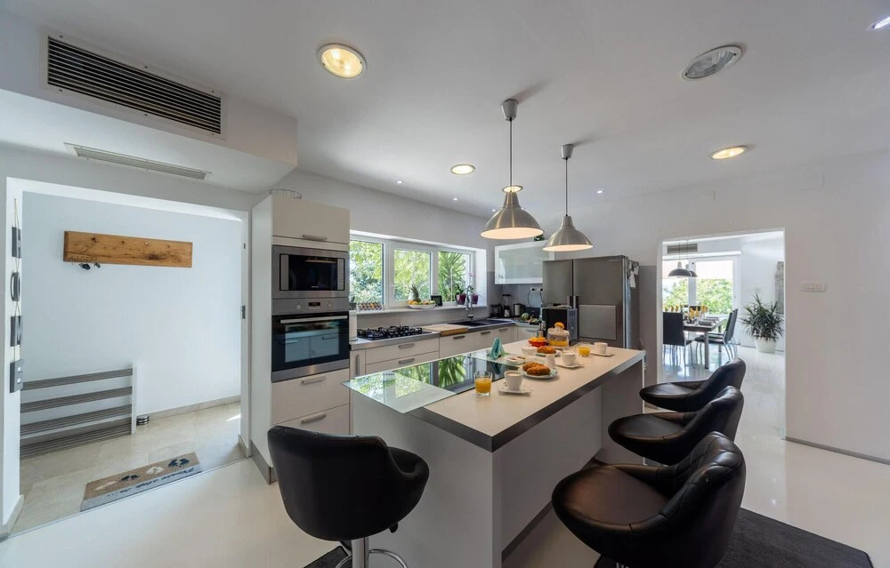 Nice Home in Crikvenica With 4 Bedrooms, Outdoor Swimming Pool and Heated Swimming Pool