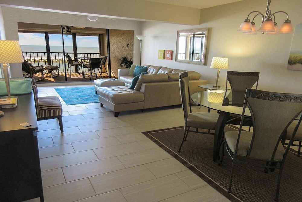 Eden House PH4 2 Bedrooms 2 Bathrooms Condo