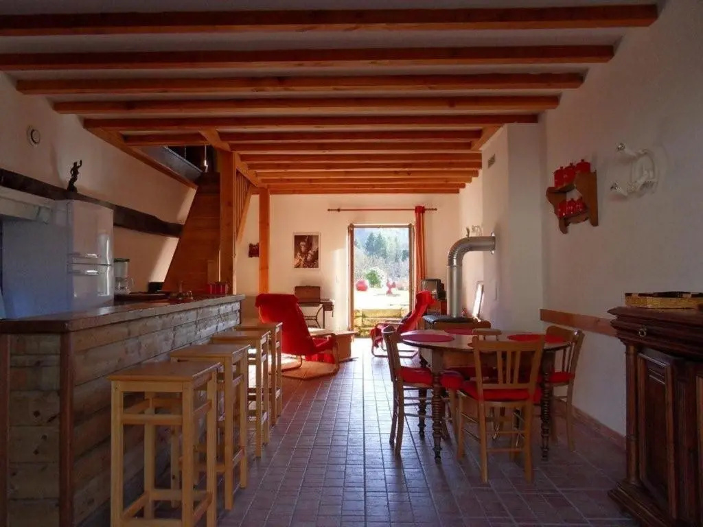 Charmante Grange avec Jardin et Animaux Acceptés - FR-1-489-47