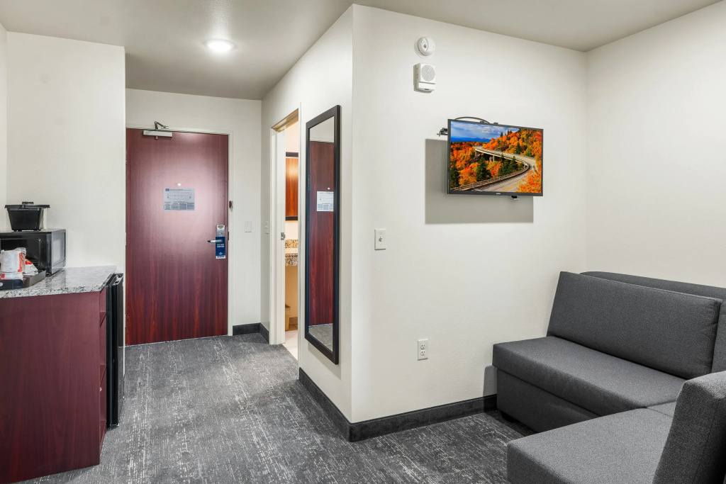 Cobblestone Hotel & Suites - Denmark/Green Bay