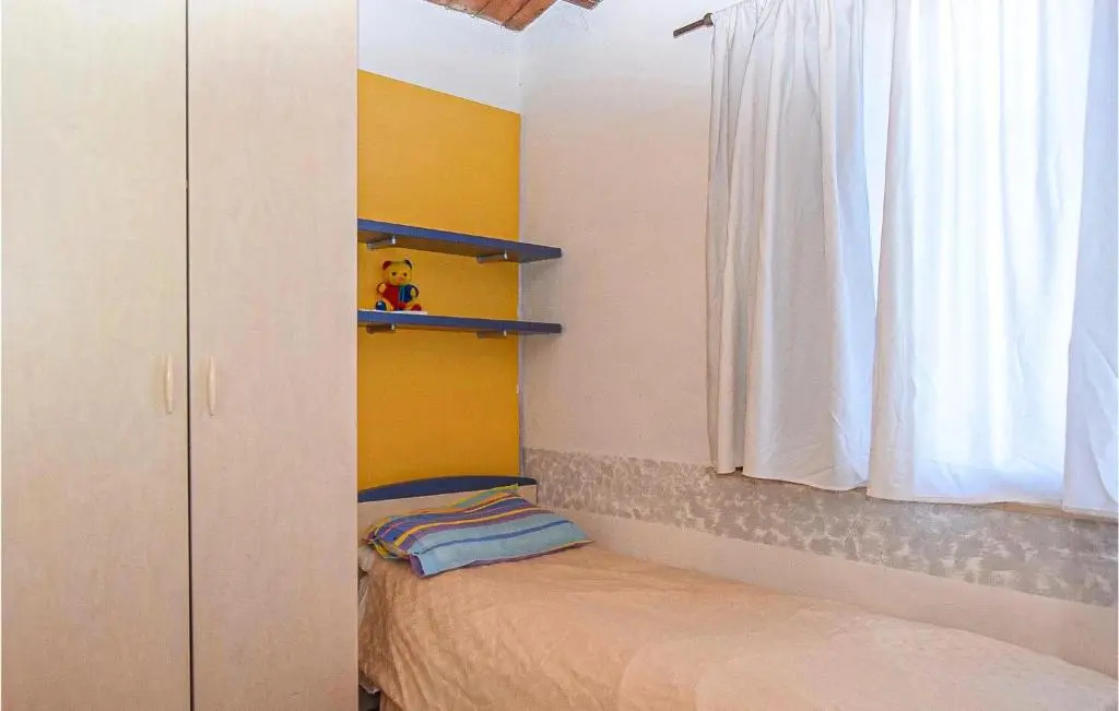 2 Bedroom Pet Friendly Home In Siracusa