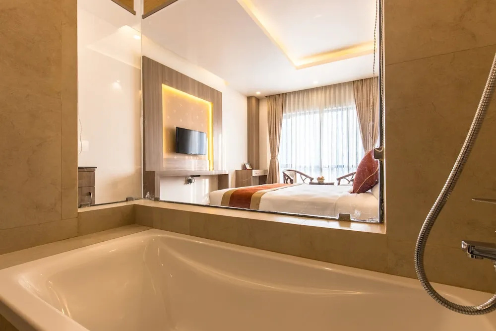 Hotel Golden Plaza
