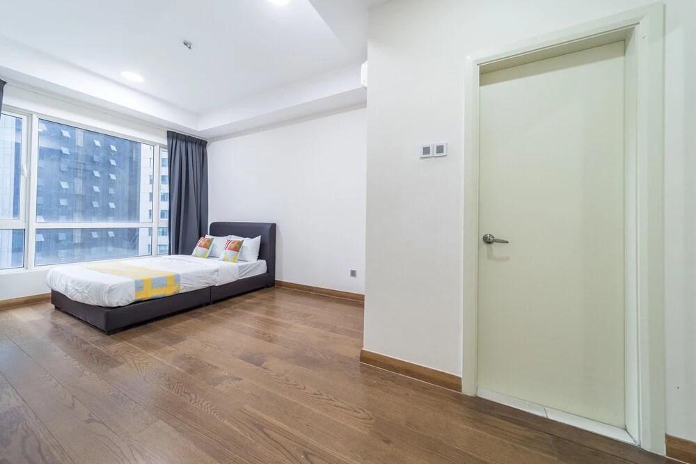 Crest Jalan Sultan Ismail by OYO Rooms