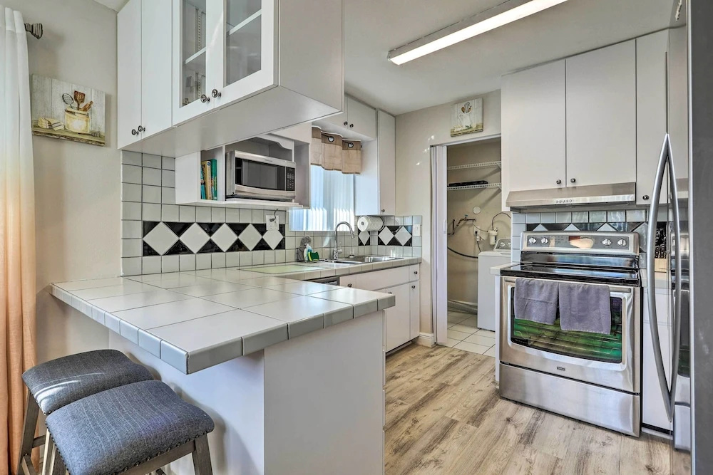 Gated Southern Miami Home: 22 Mi to Downtown