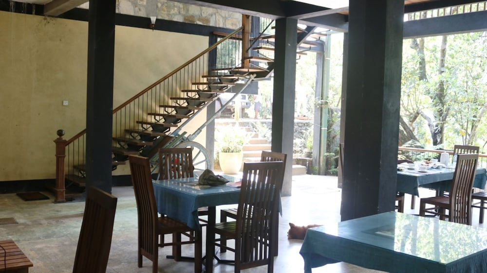 Birds Paradise Hotel