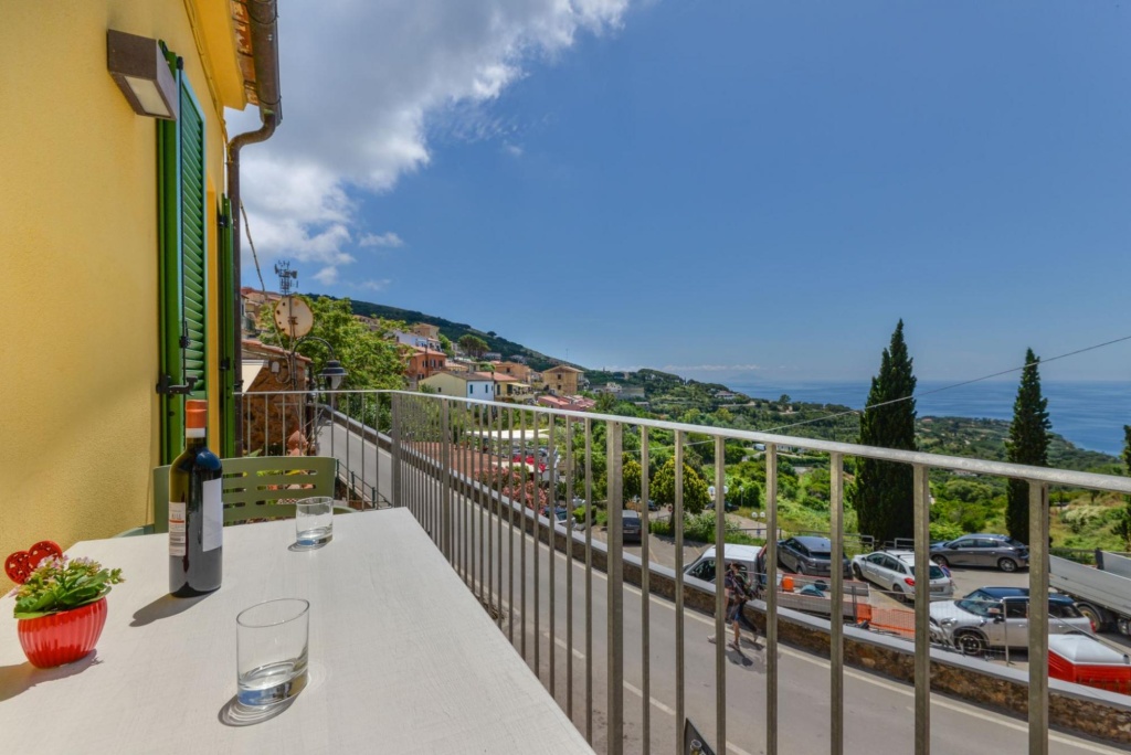 Two-room apartment with beautiful sunset view balcony over Stella Gulf-Casa Bellavista