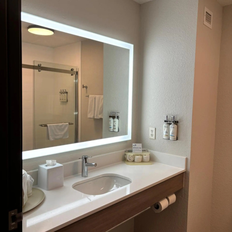 Holiday Inn Express & Suites Truth or Consequences by IHG - Newly Renovated