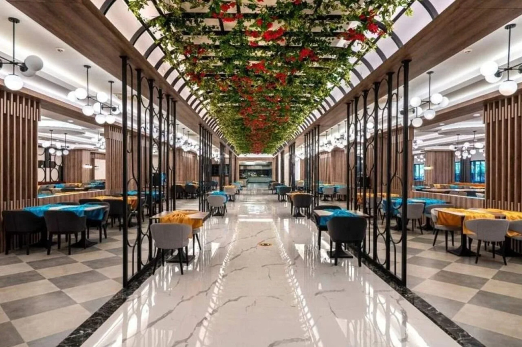 Arnor De Luxe Hotel & Spa