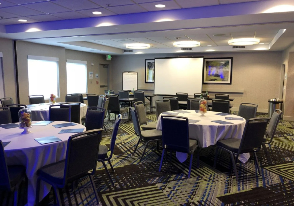 Holiday Inn Express Hotel Sacramento Airport Natomas by IHG