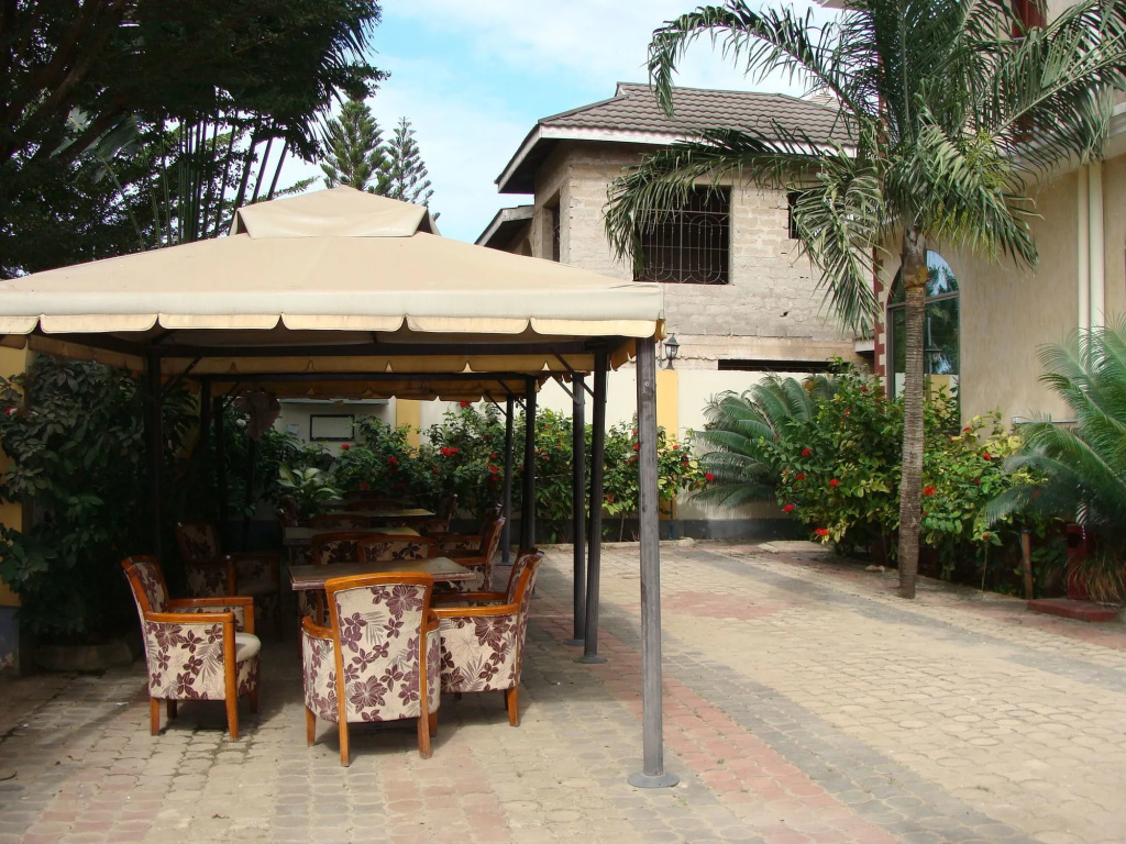 Varlek Hotel
