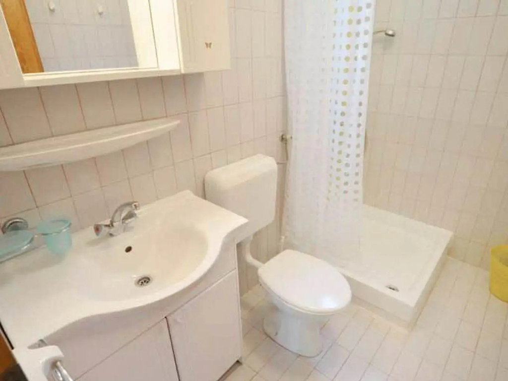 Vladimir - One Bedroom No.3