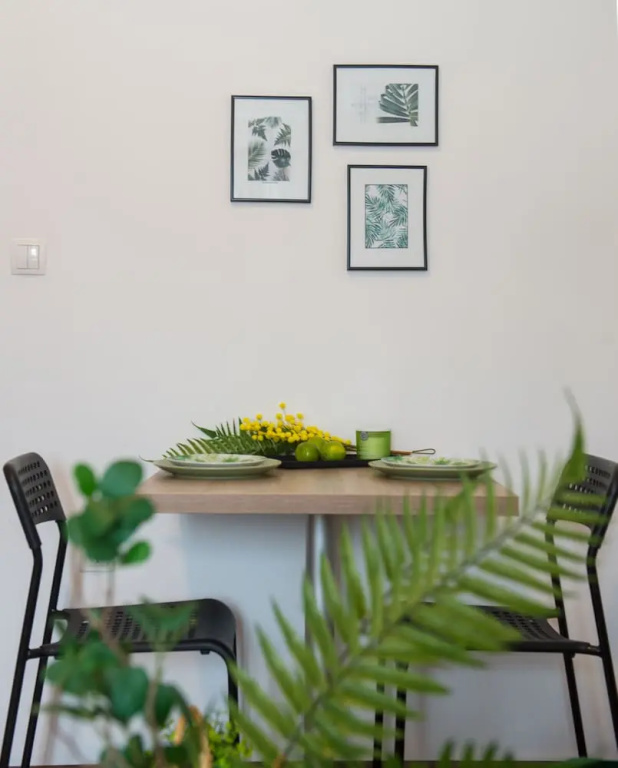 Green Leaf Apartment