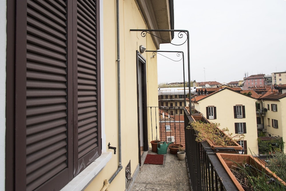 Typical Apartment on River Naviglio / Darsena