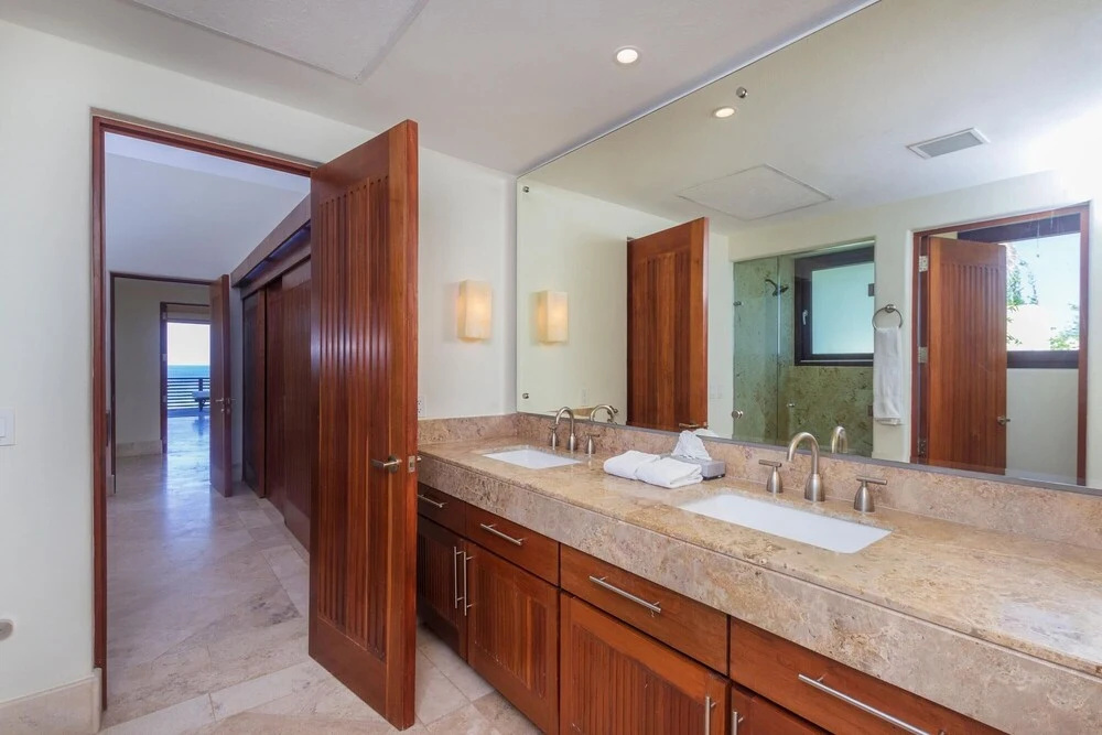 Sunny Vacation Villa 44