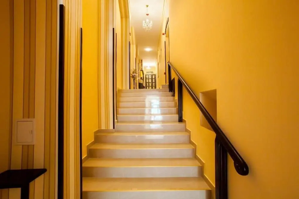 Extravagance Hotel