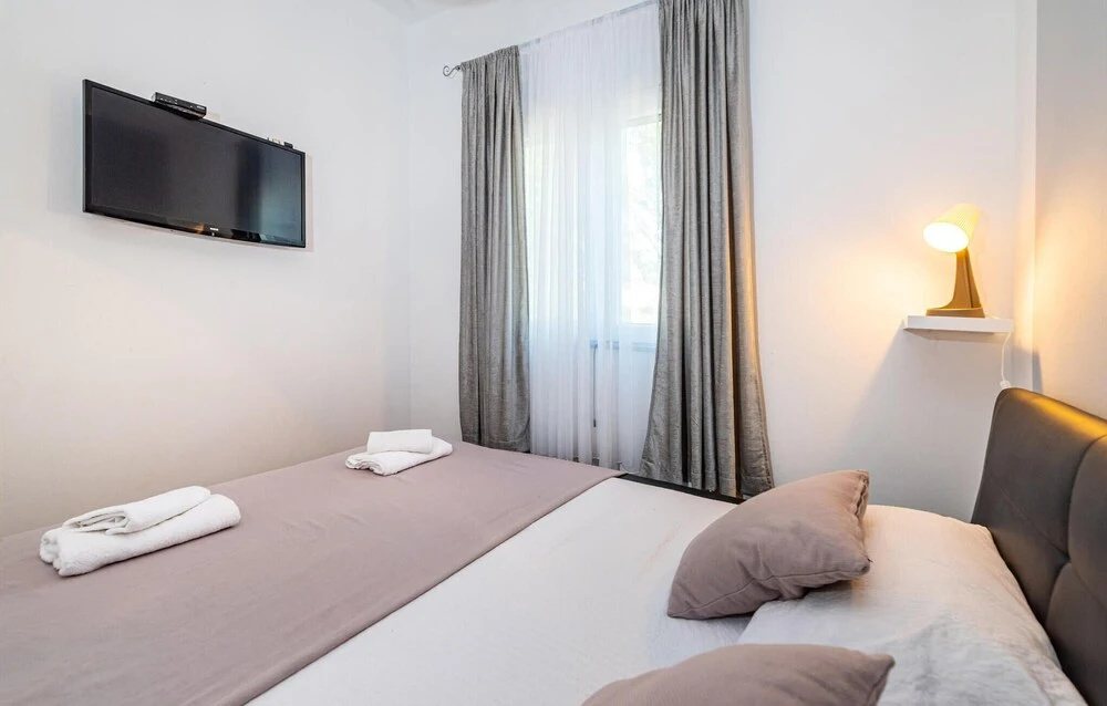 Stunning Home In Seline With Wifi