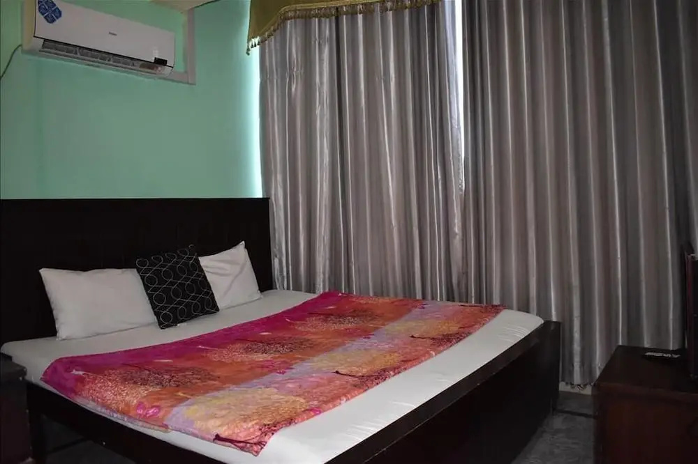 Al-Imran Hotel