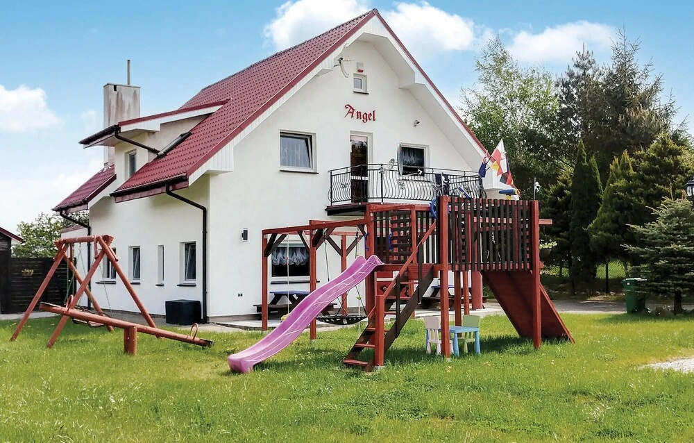 Stunning Home in Rusinowo With 7 Bedrooms and Wifi
