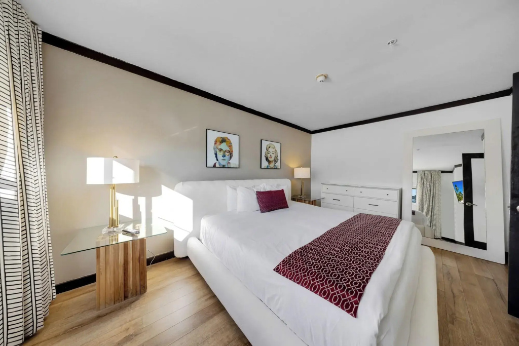 The Shoreline Suites
